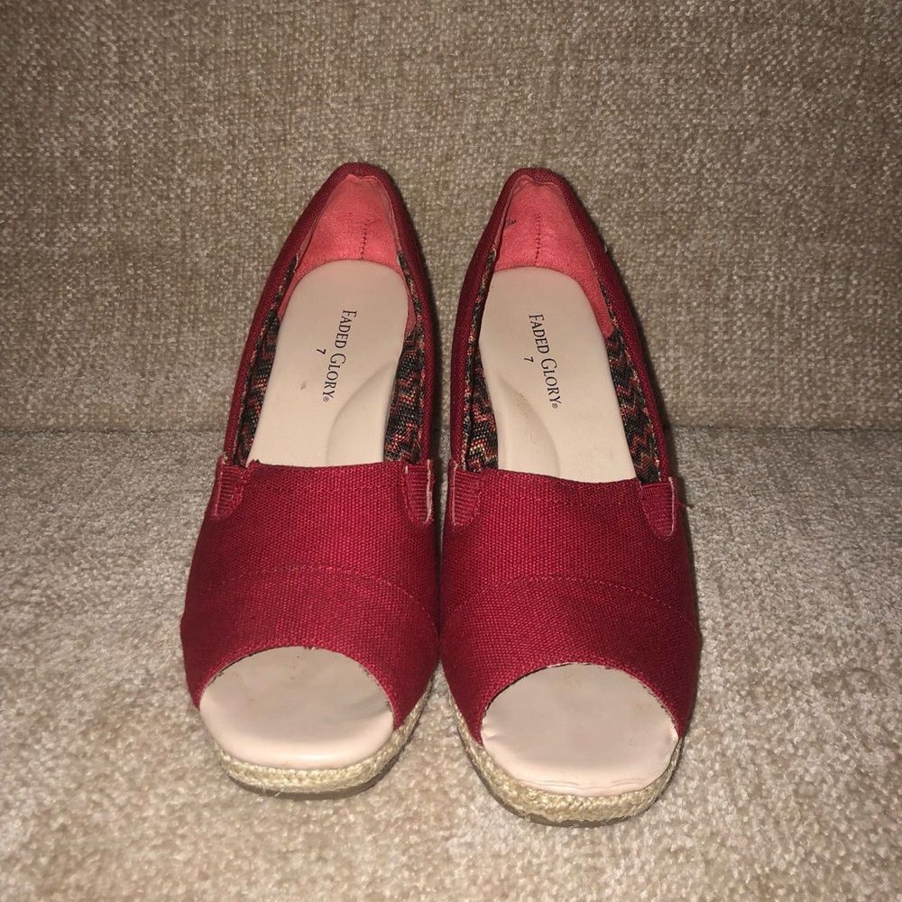 Faded Glory Red Wedge - Size 7